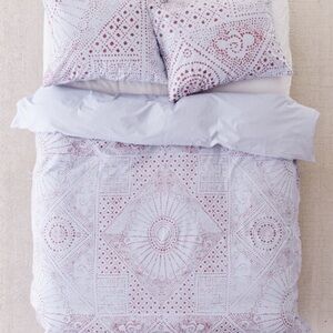 Urban Outfitters Rowan Bandhani duvet new twin xl
